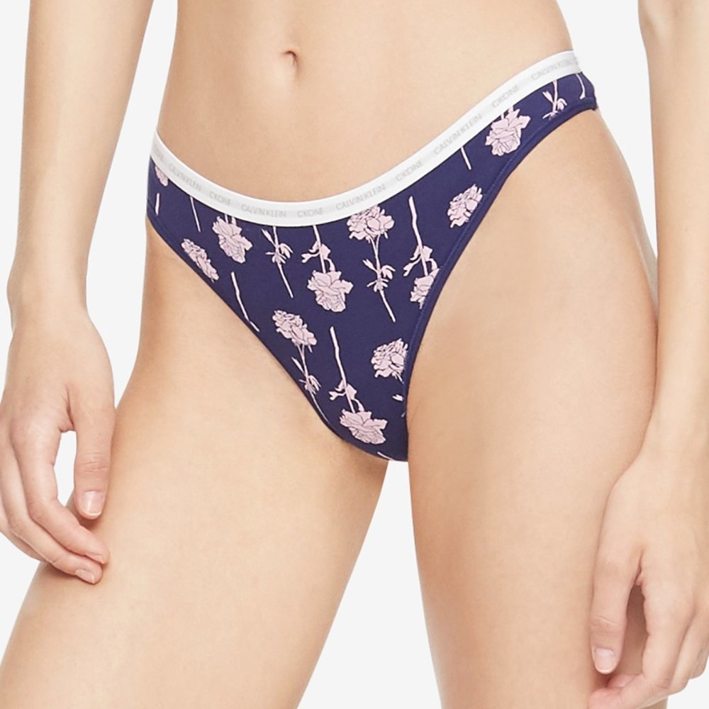 NWT Calvin Klein CK One Cotton Singles Thong Underwear Panty L MSRP $15 Roses